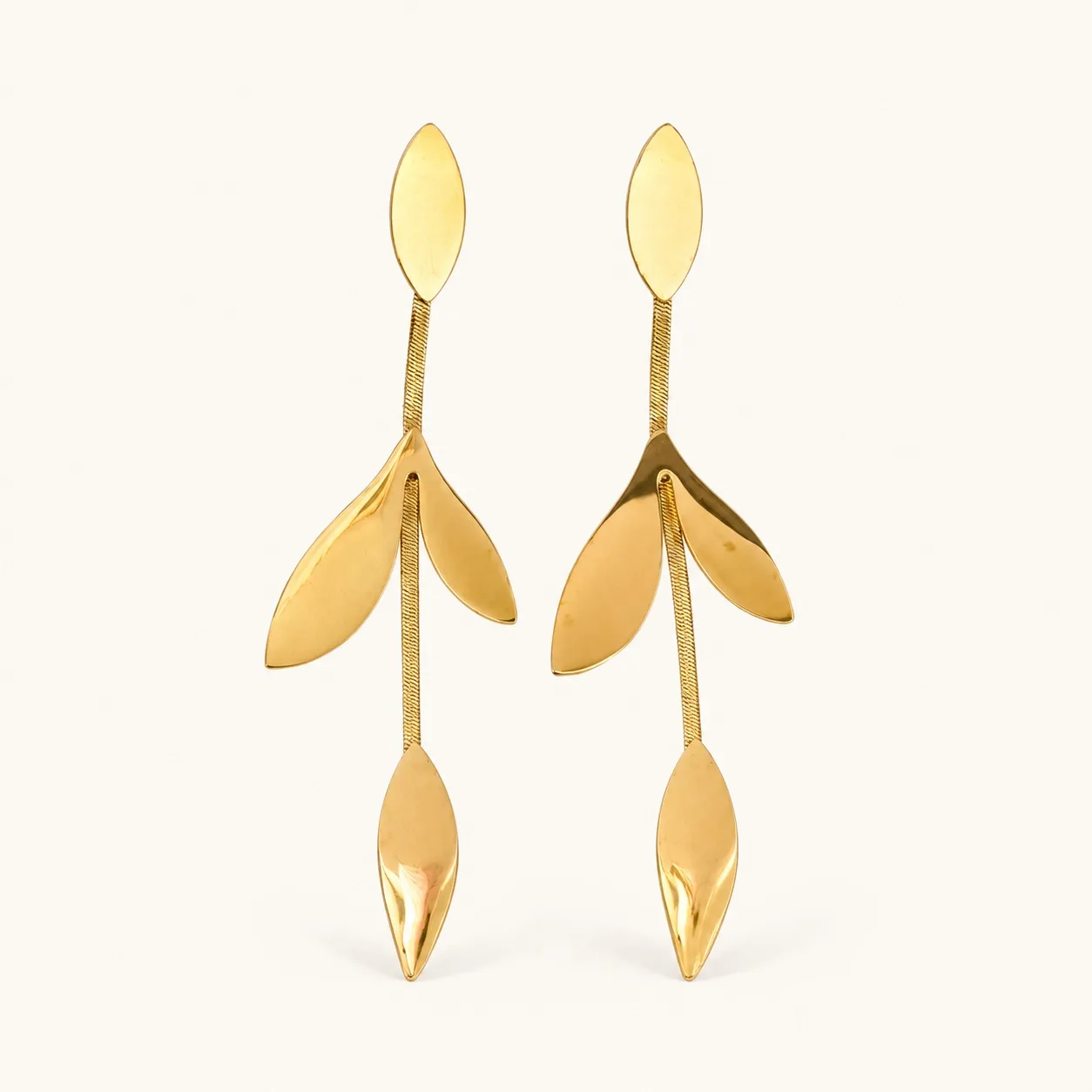 Pendientes Lola en la oreja